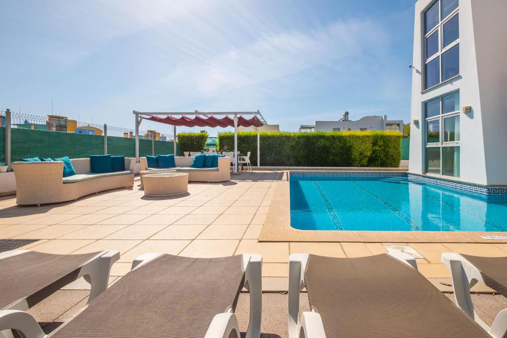 Adaro - Large Luxury Close To Marina Ferienhaus *
